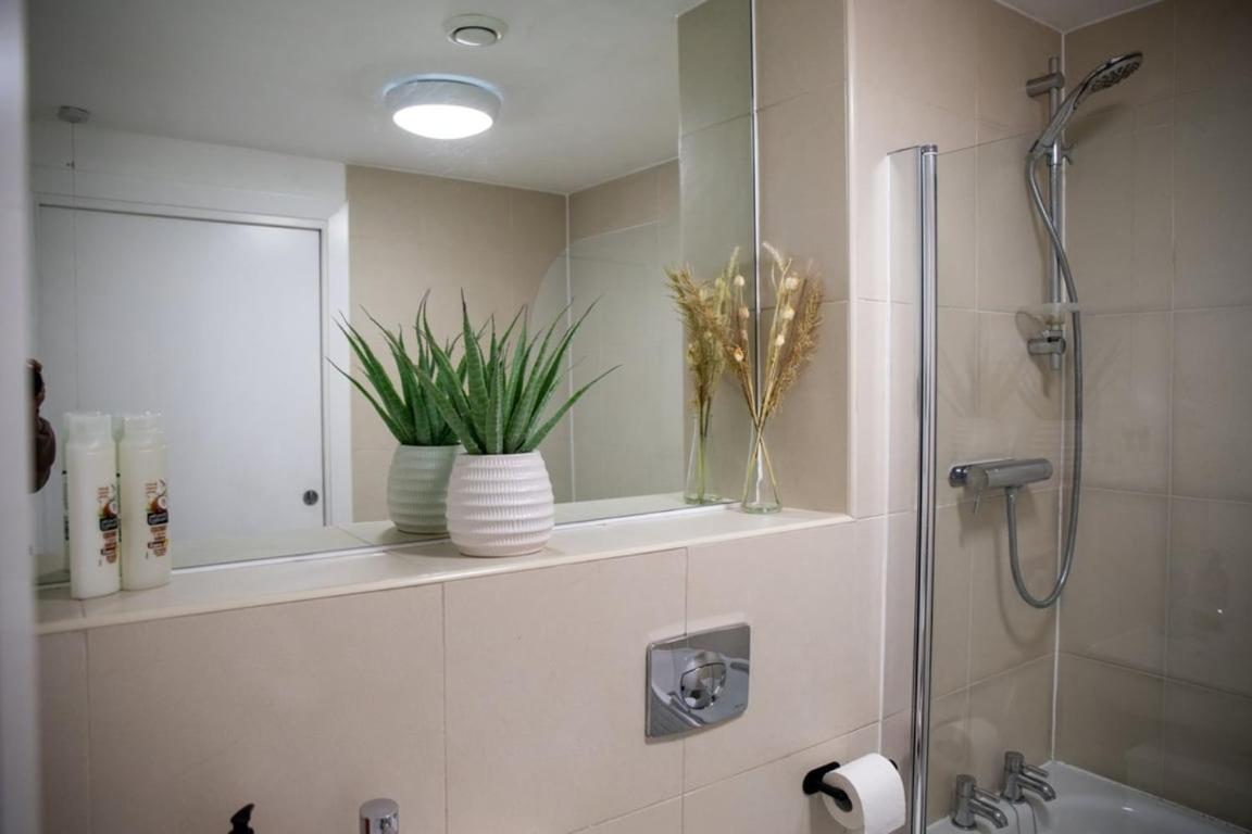 Modern 2-Bed Apartment In Leeds City Centre Exteriér fotografie